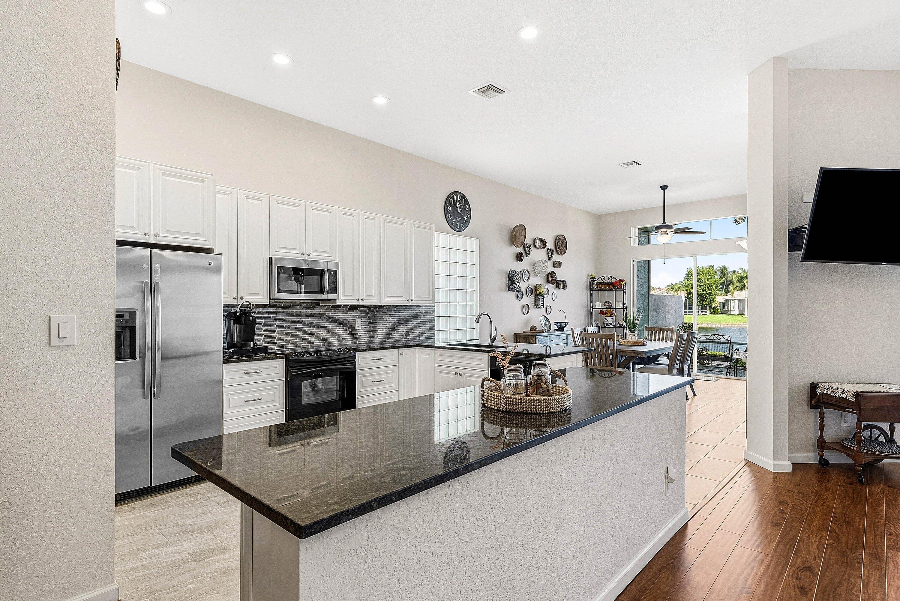 9557 Vercelli Street