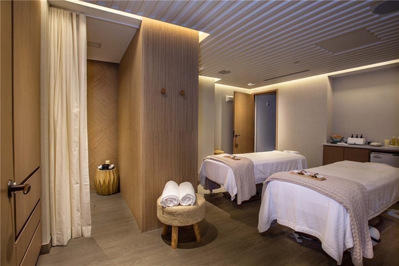 AUBERGE RESIDENCES - Residential Lease