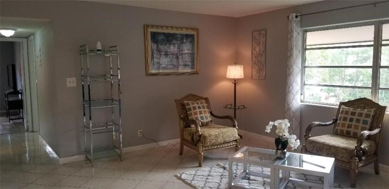 LAUDERDALE OAKS - Residential Lease