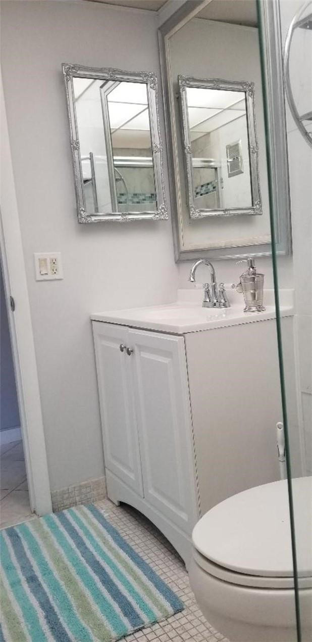 LAUDERDALE OAKS - Residential Lease