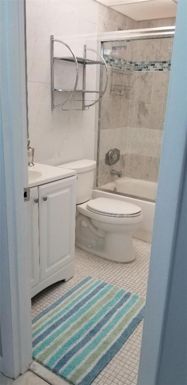 LAUDERDALE OAKS - Residential Lease