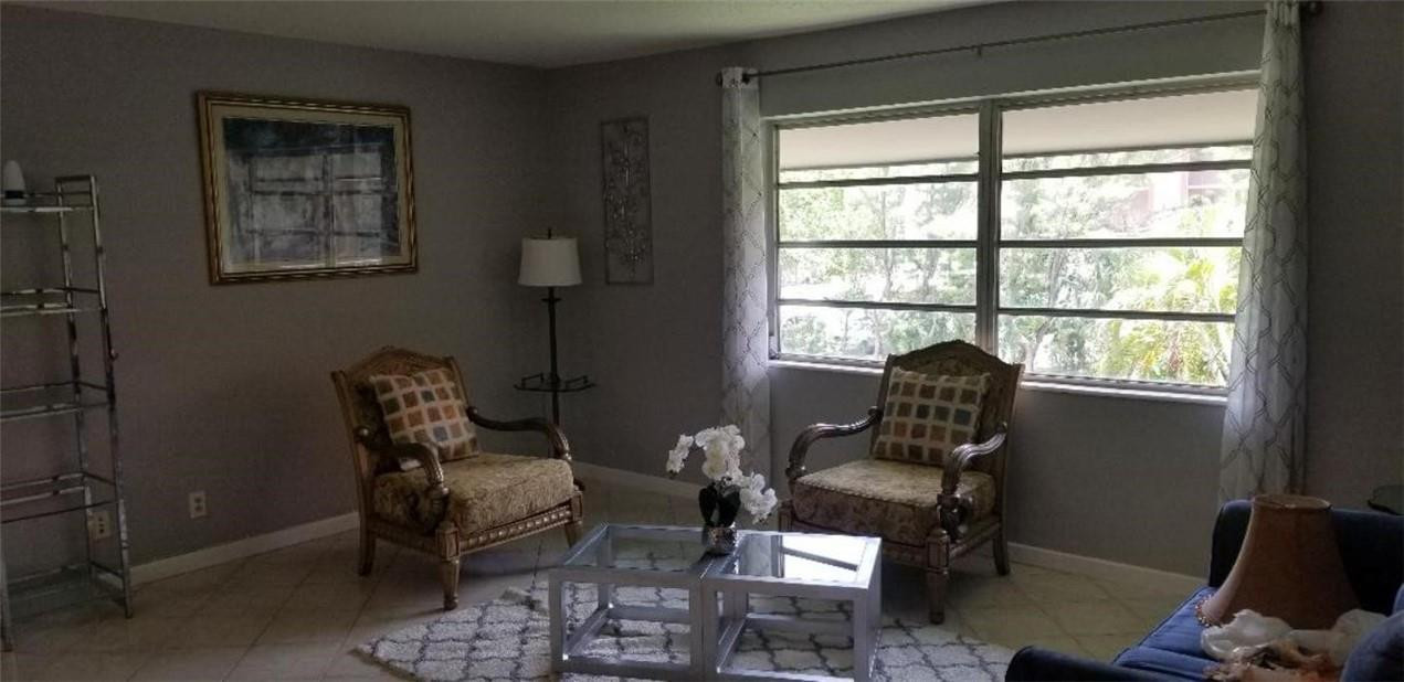 LAUDERDALE OAKS - Residential Lease