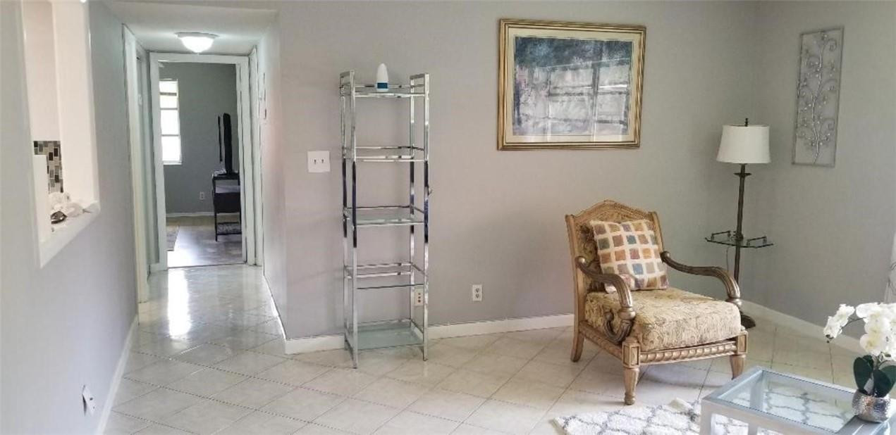 LAUDERDALE OAKS - Residential Lease