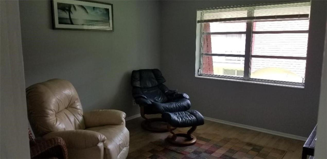 LAUDERDALE OAKS - Residential Lease