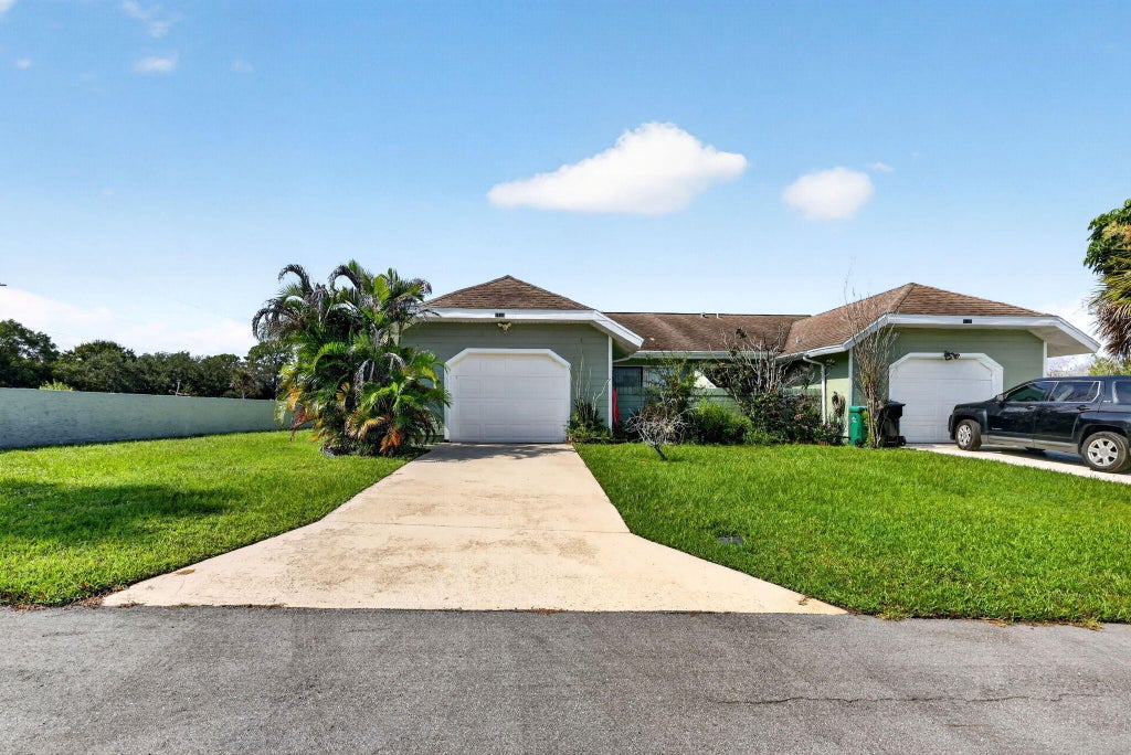 Photo of 1713 SE Ryecroft Court, Port Saint Lucie, FL 34952 (MLS # B26064106)