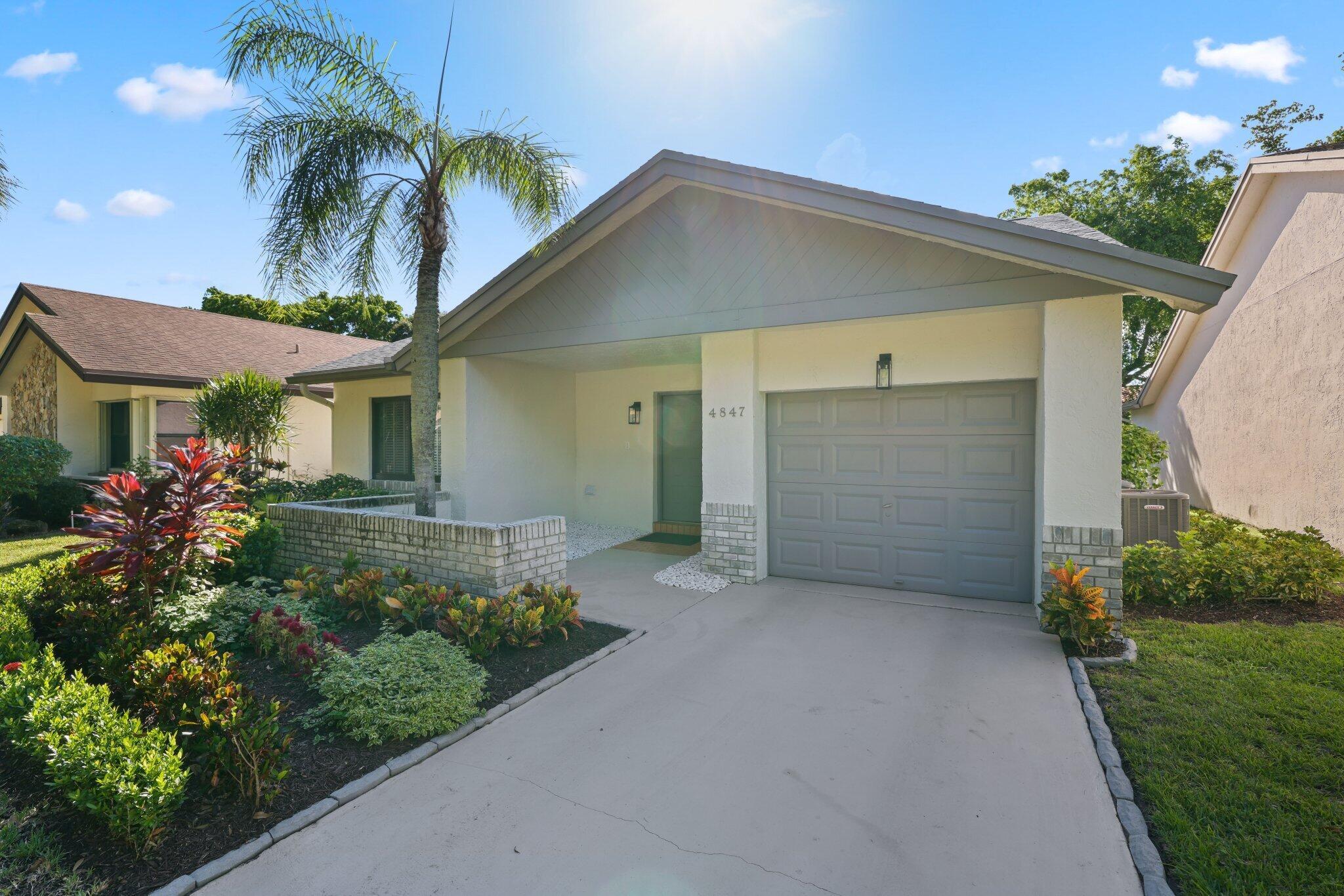 4847 Boxwood Circle