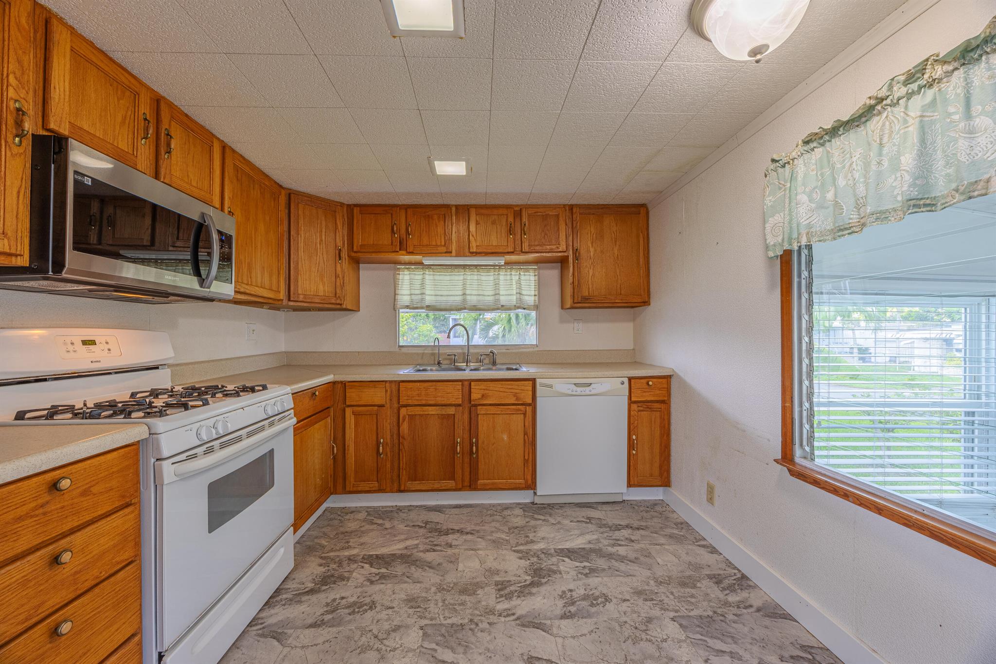 PINE GROVE VILLAGE - Residential