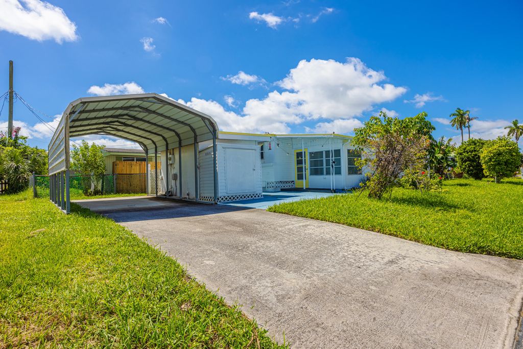 Photo of 8904 Palm Street, Boynton Beach, FL 33436 (MLS # R11128843)