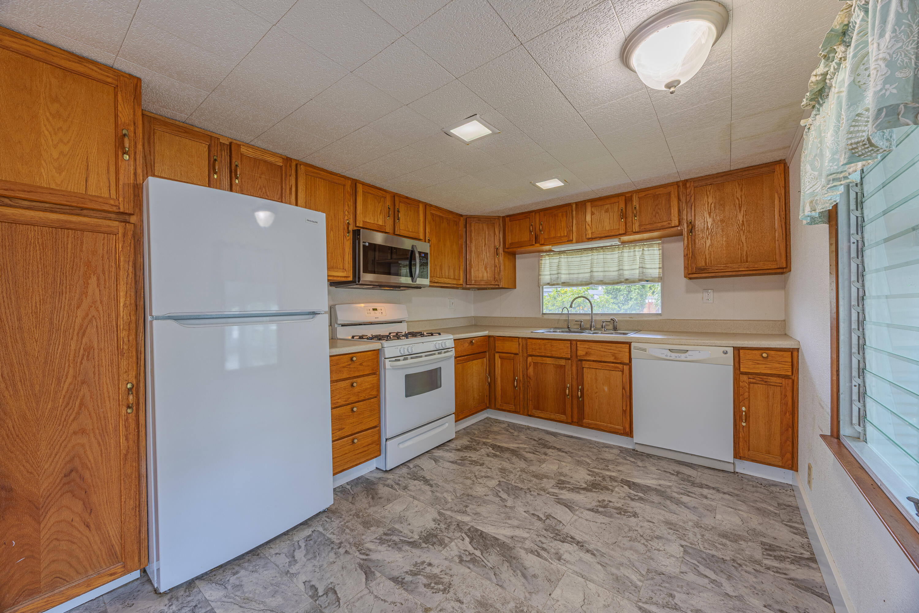 PINE GROVE VILLAGE - Residential