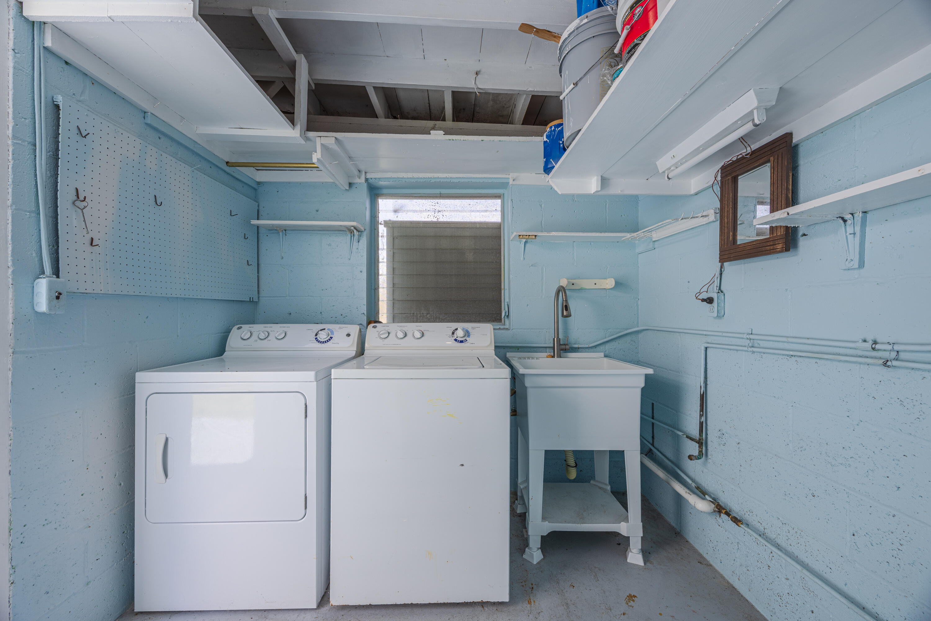 PINE GROVE VILLAGE - Residential