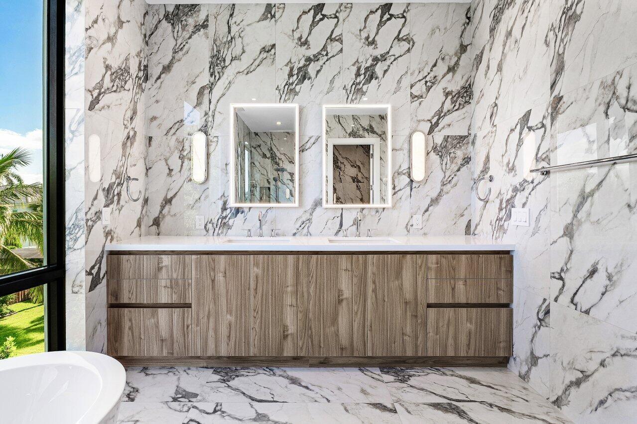 STAMM 917 NE 8TH AVENUE - Residential