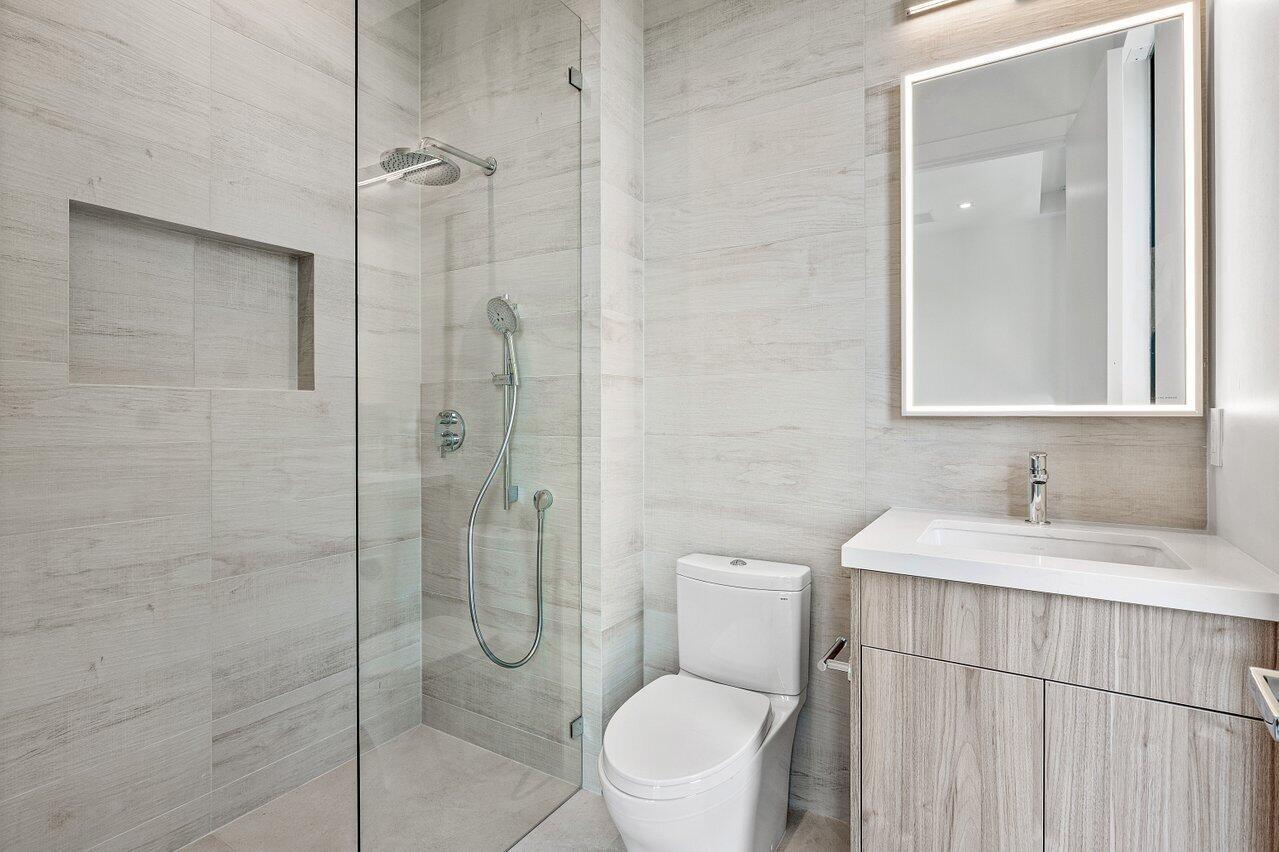 STAMM 917 NE 8TH AVENUE - Residential