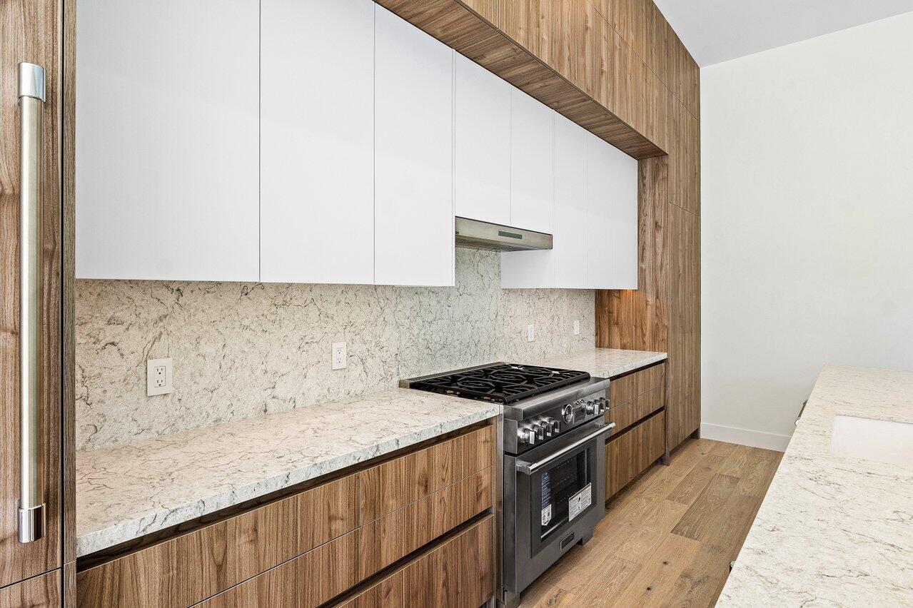 STAMM 917 NE 8TH AVENUE - Residential