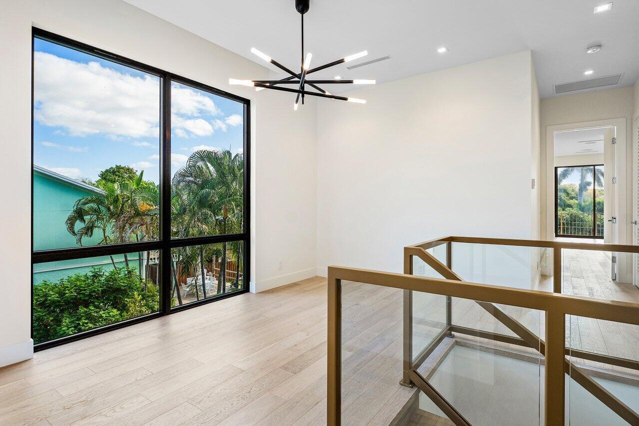 STAMM 917 NE 8TH AVENUE - Residential