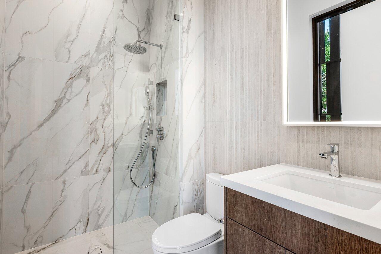 STAMM 917 NE 8TH AVENUE - Residential