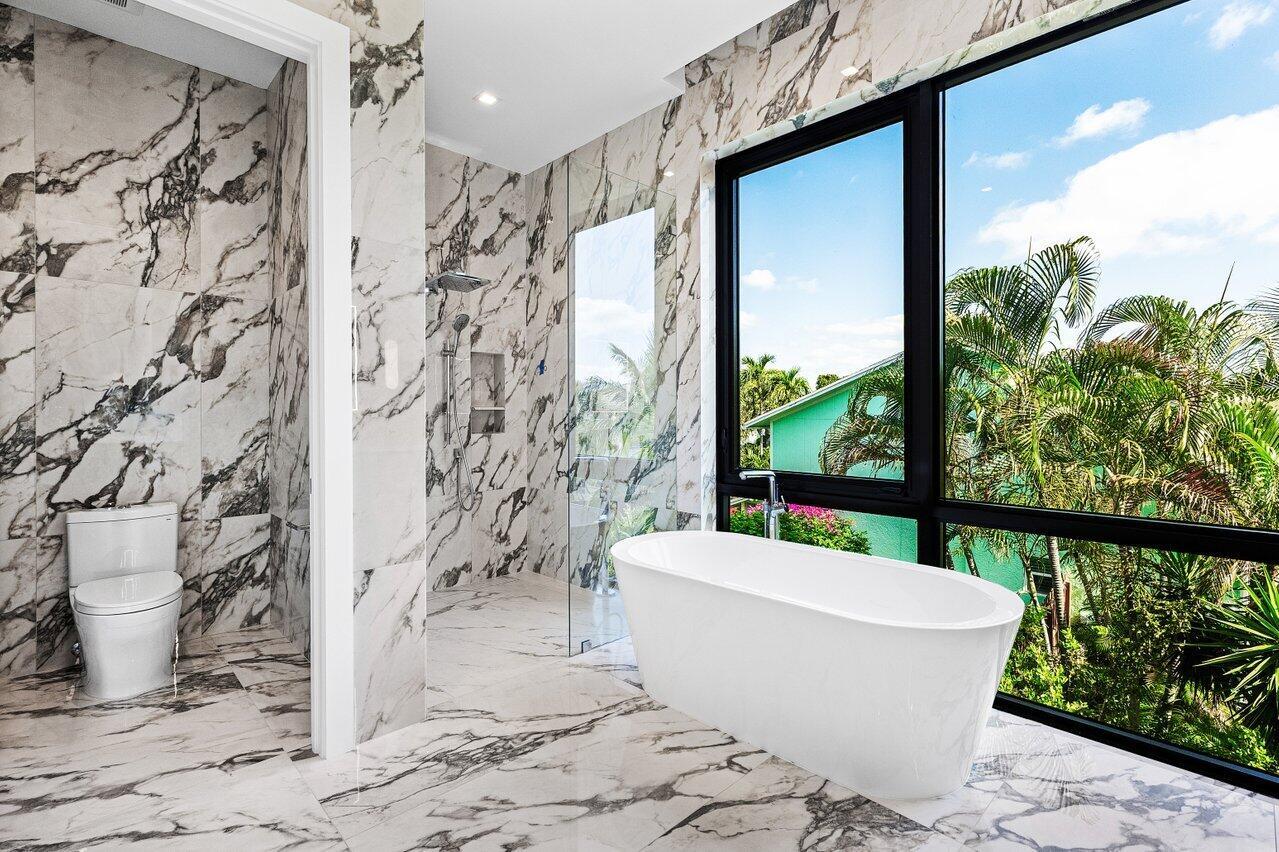 STAMM 917 NE 8TH AVENUE - Residential