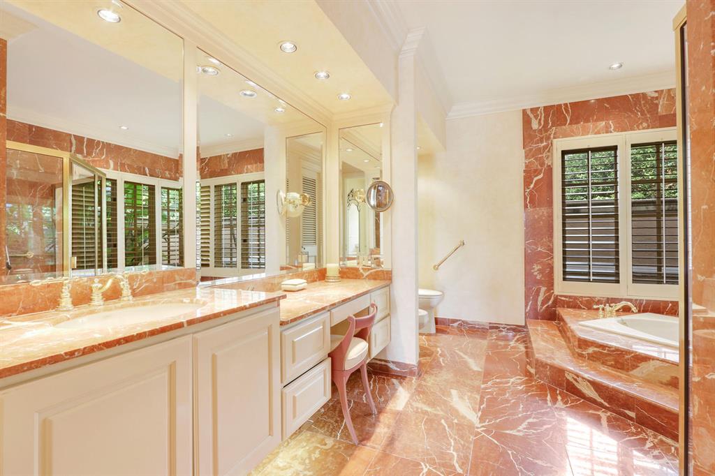 FRENCHMANS CREEK - Residential