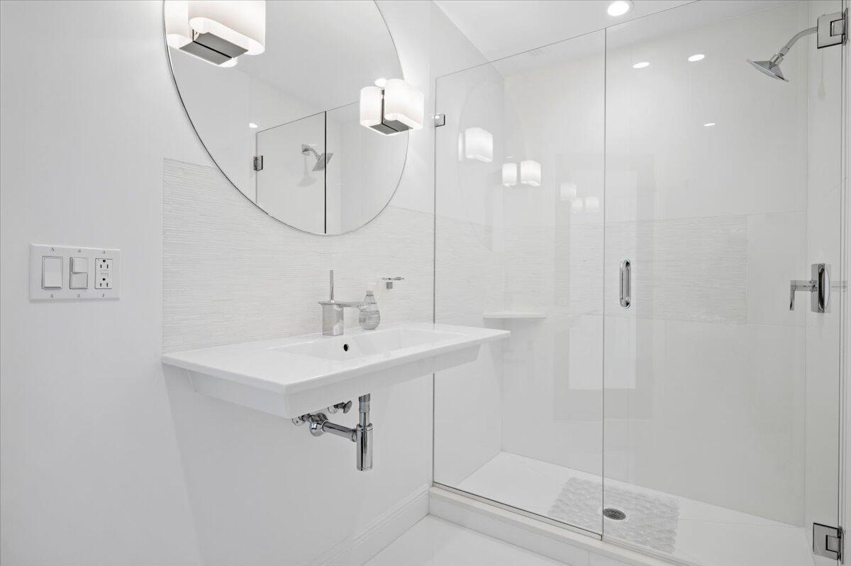 JUPITER INLET BEACH COLON - Residential