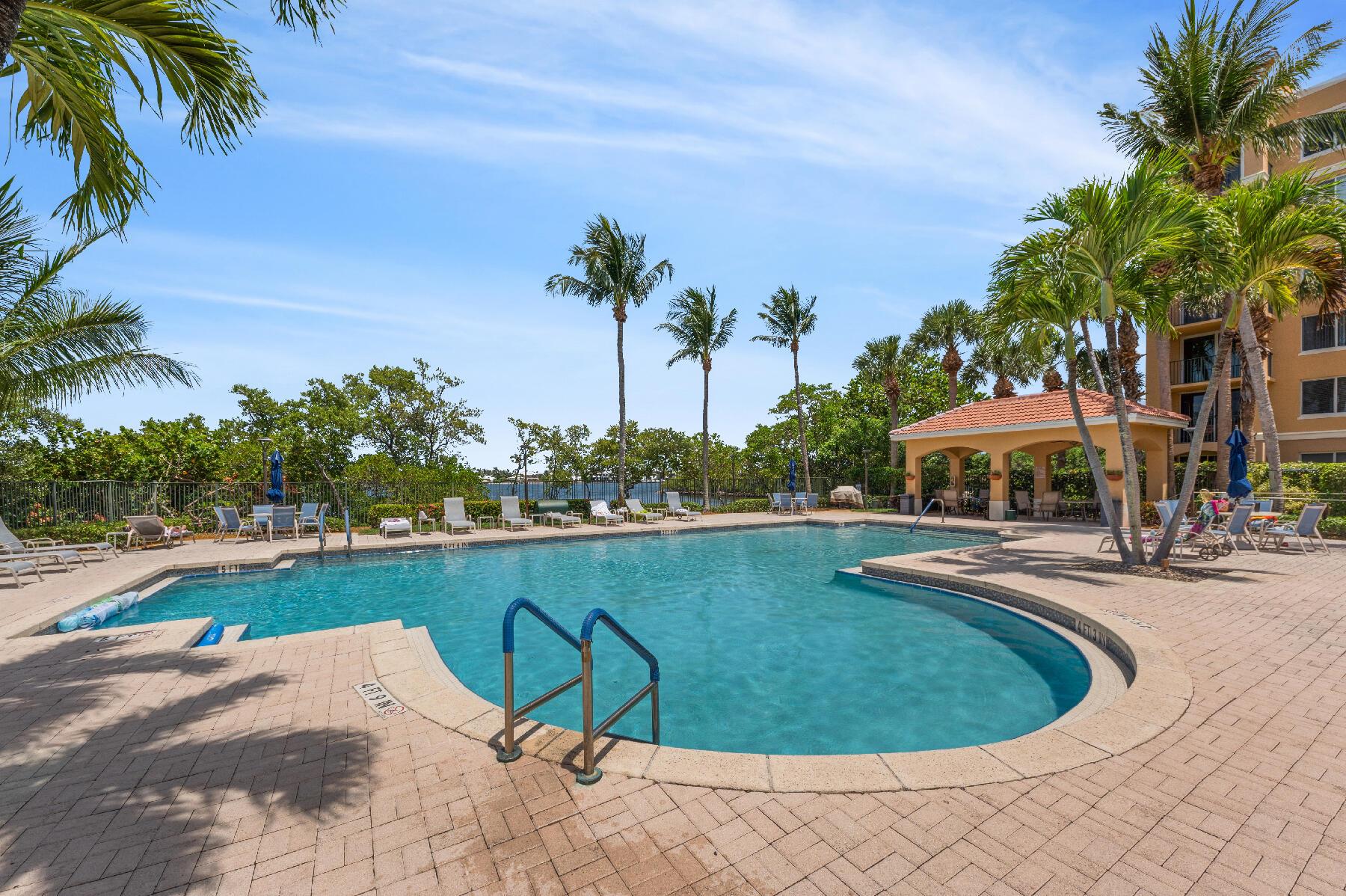 Hypoluxos Mariners Cay Co - Residential