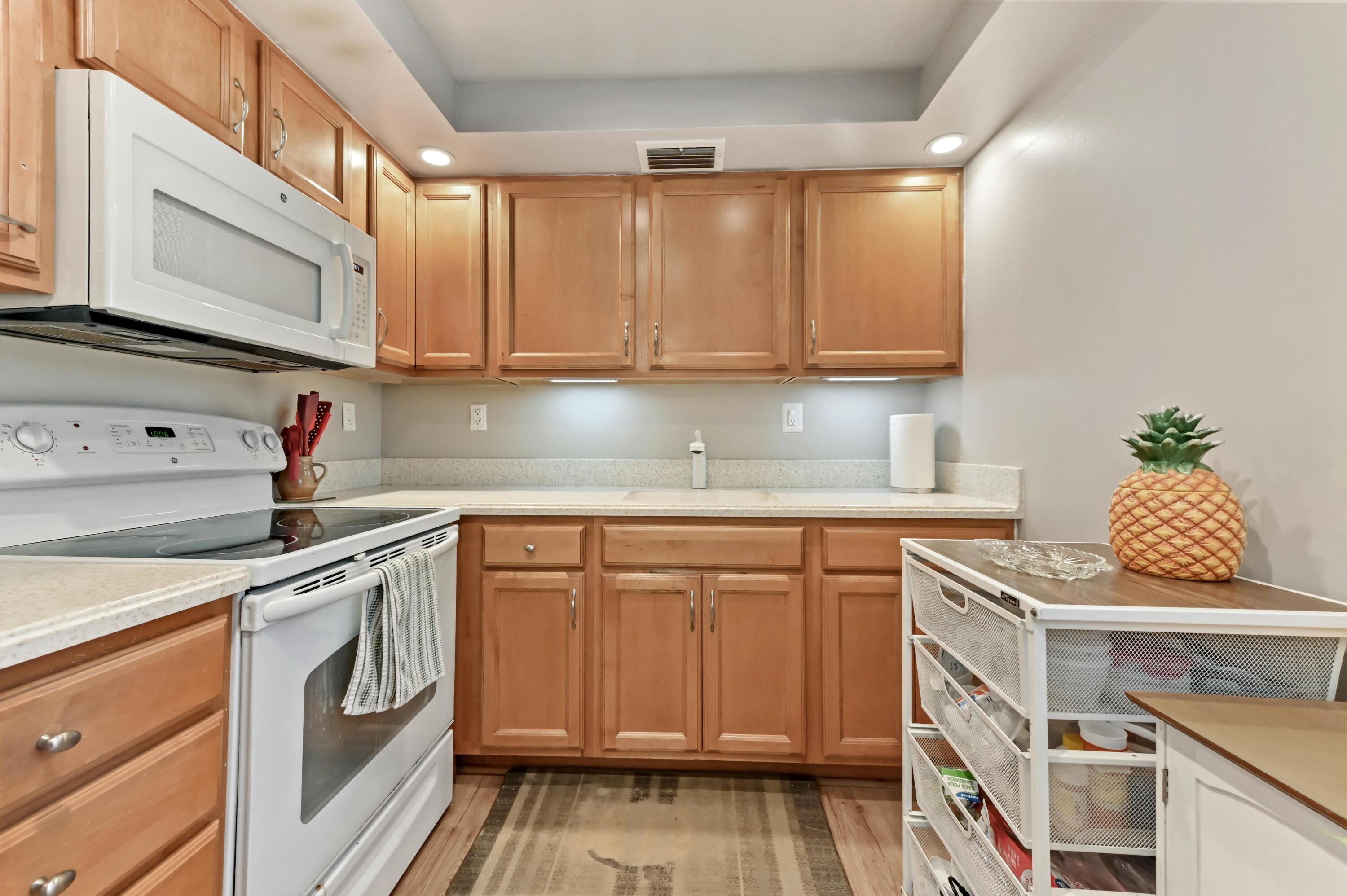 KINGS POINT CAPRI CONDOS - Residential Lease