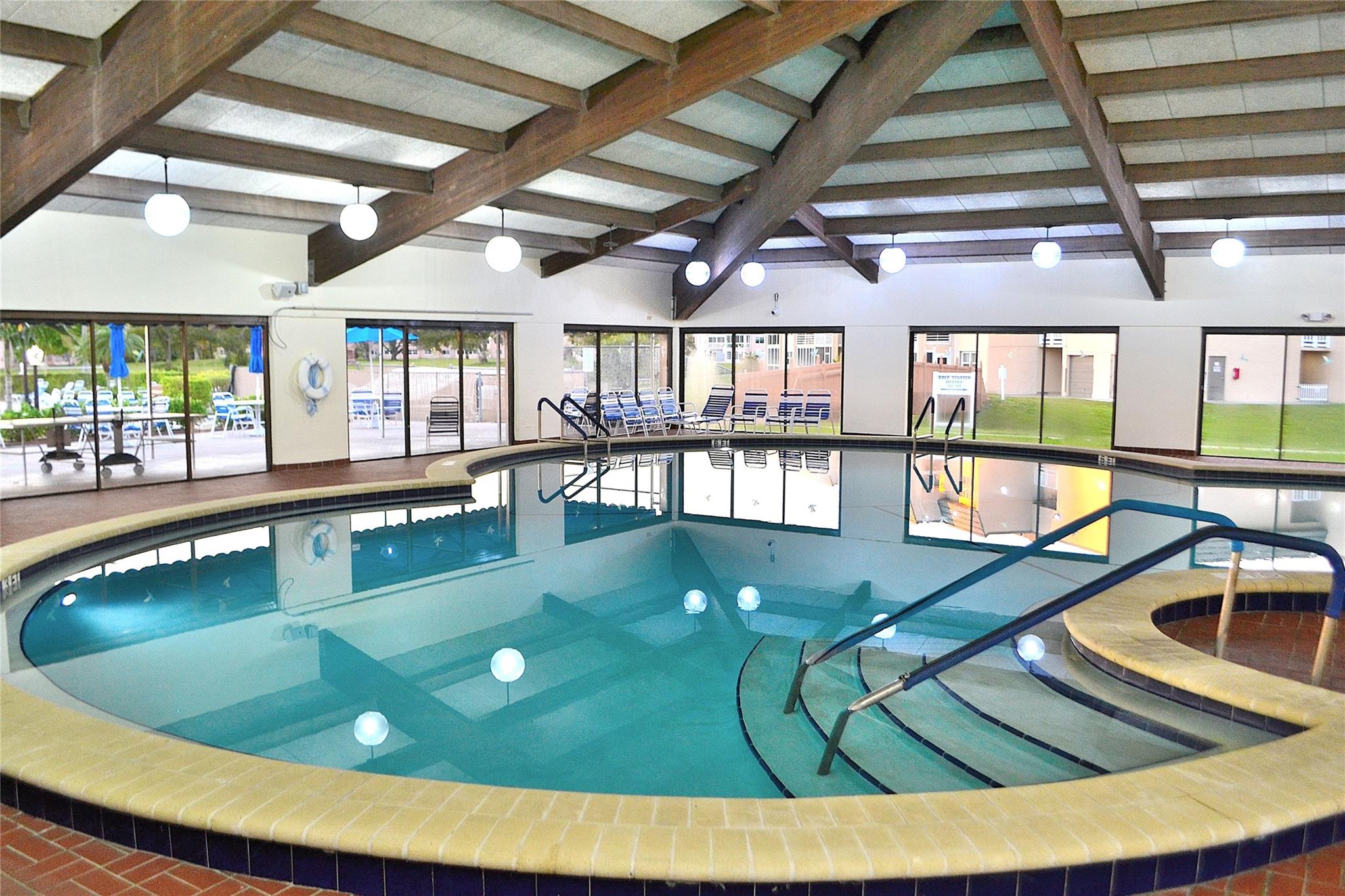 SUNRISE LAKES - Residential