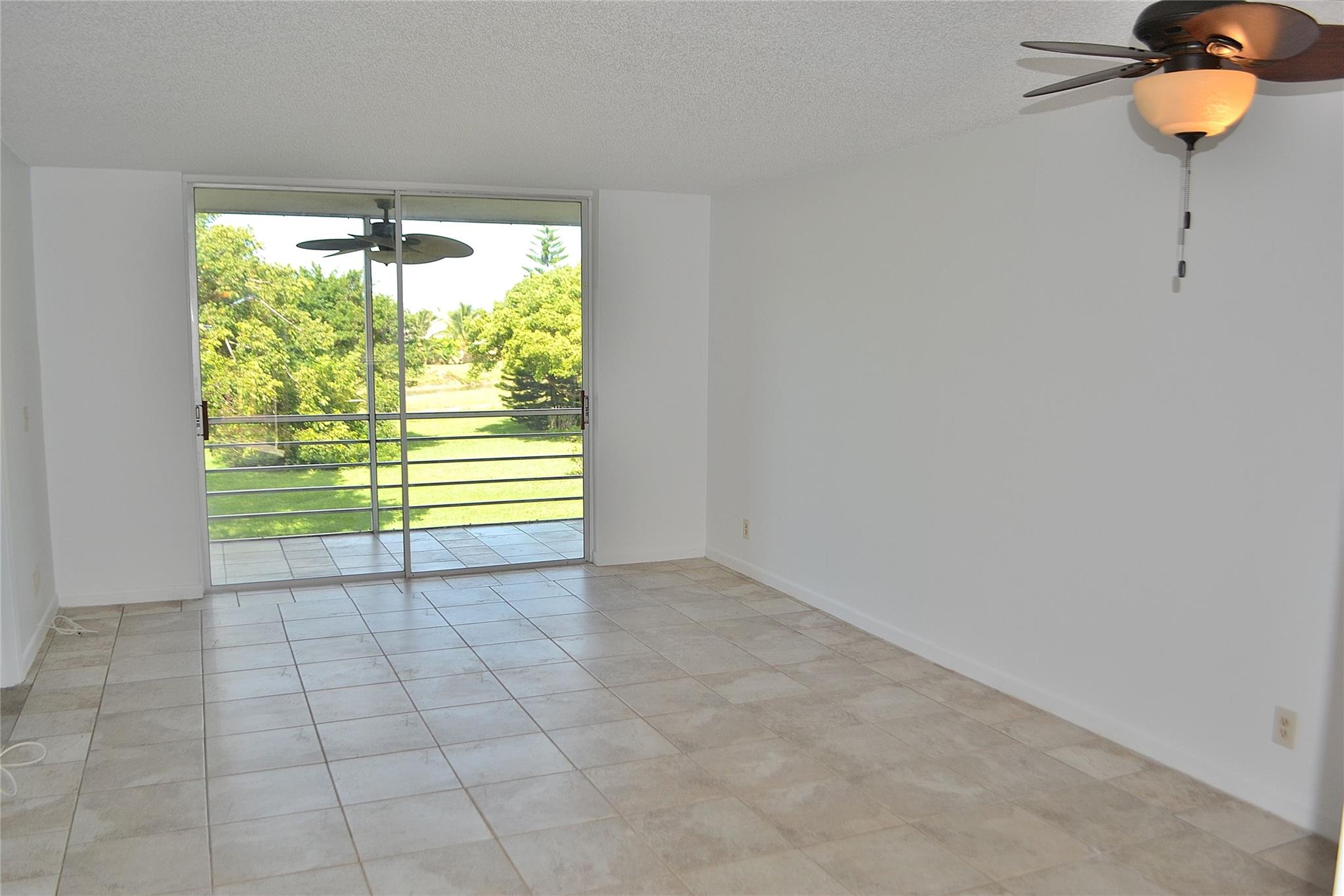 9621 Sunrise Lakes Blvd 203