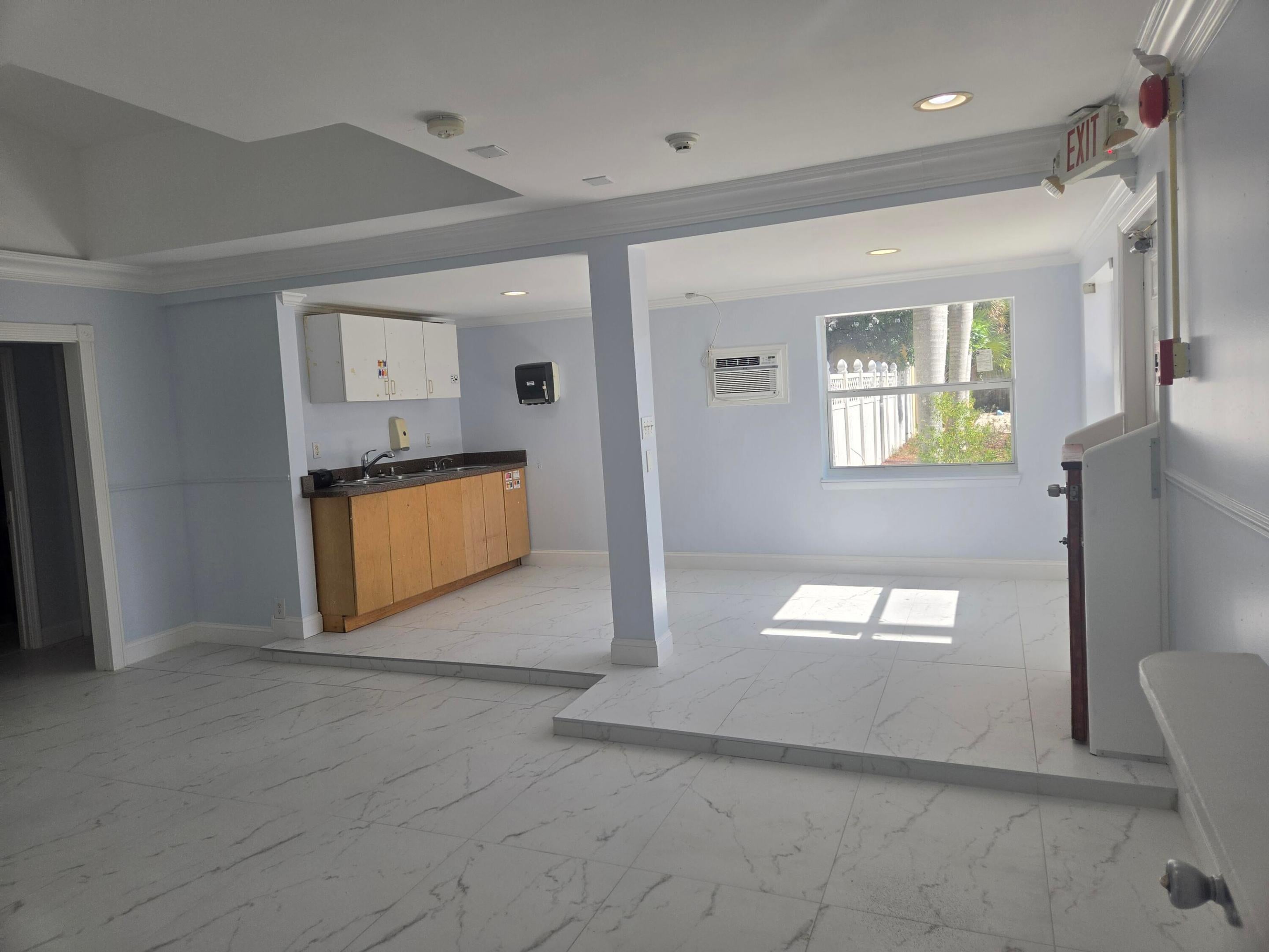 1100 NE 23RD Drive