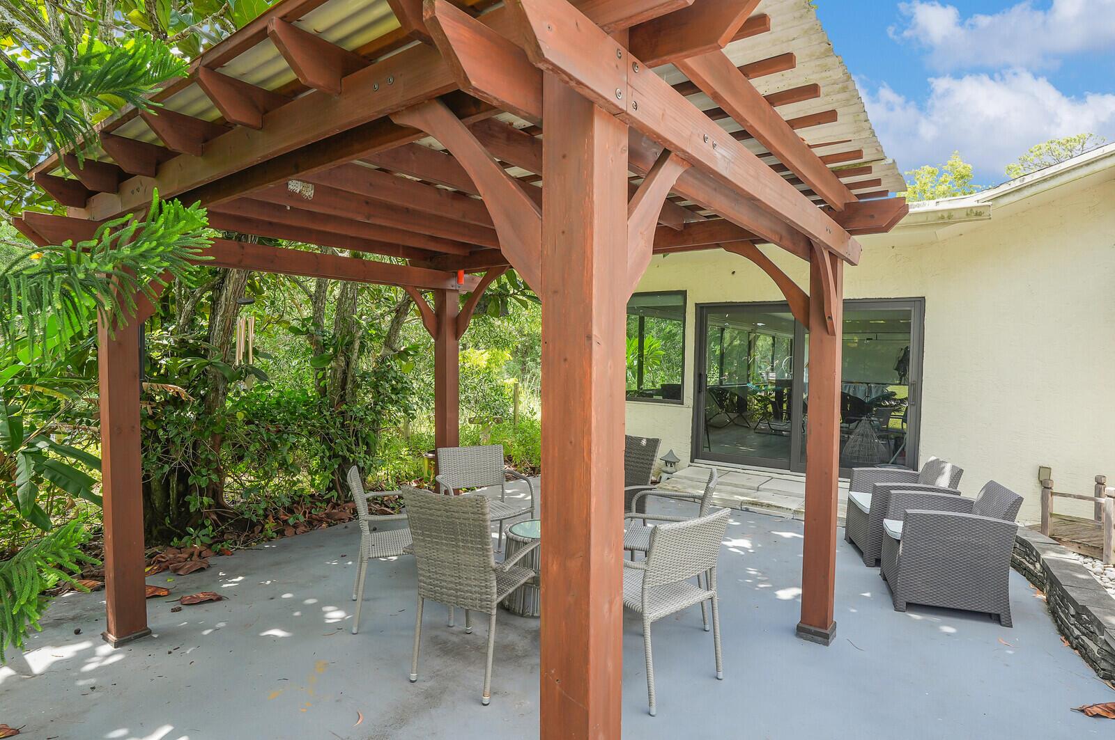 LOXAHATCHEE GROVES - Residential