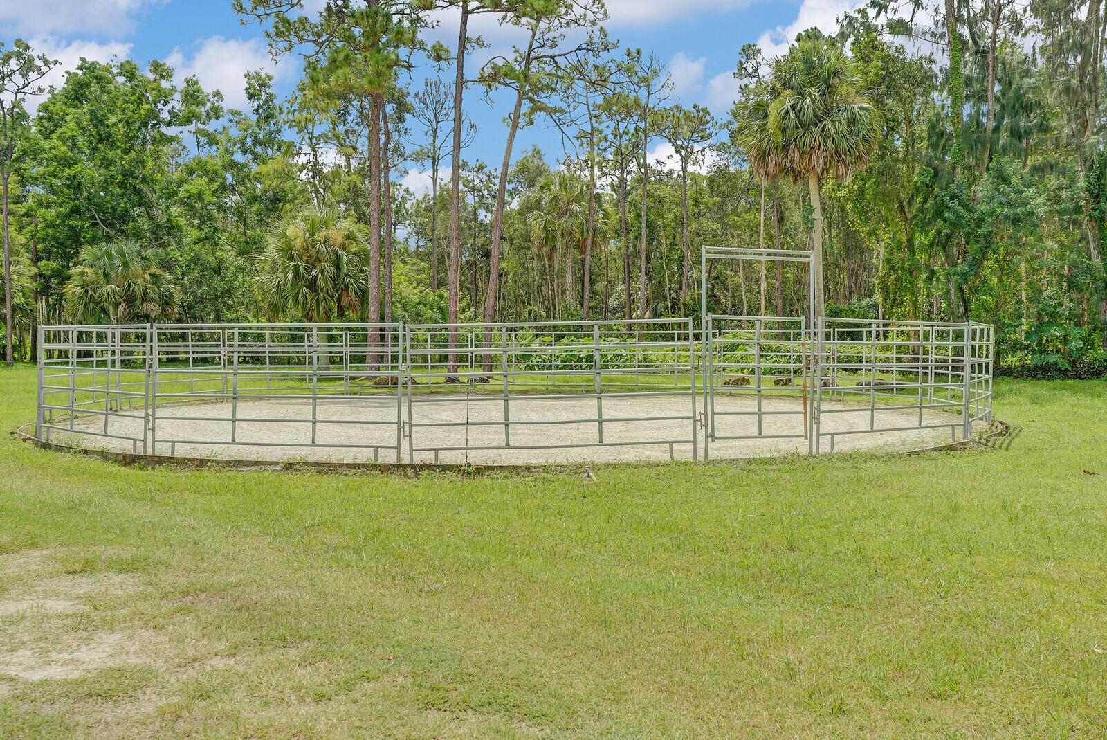 LOXAHATCHEE GROVES - Residential