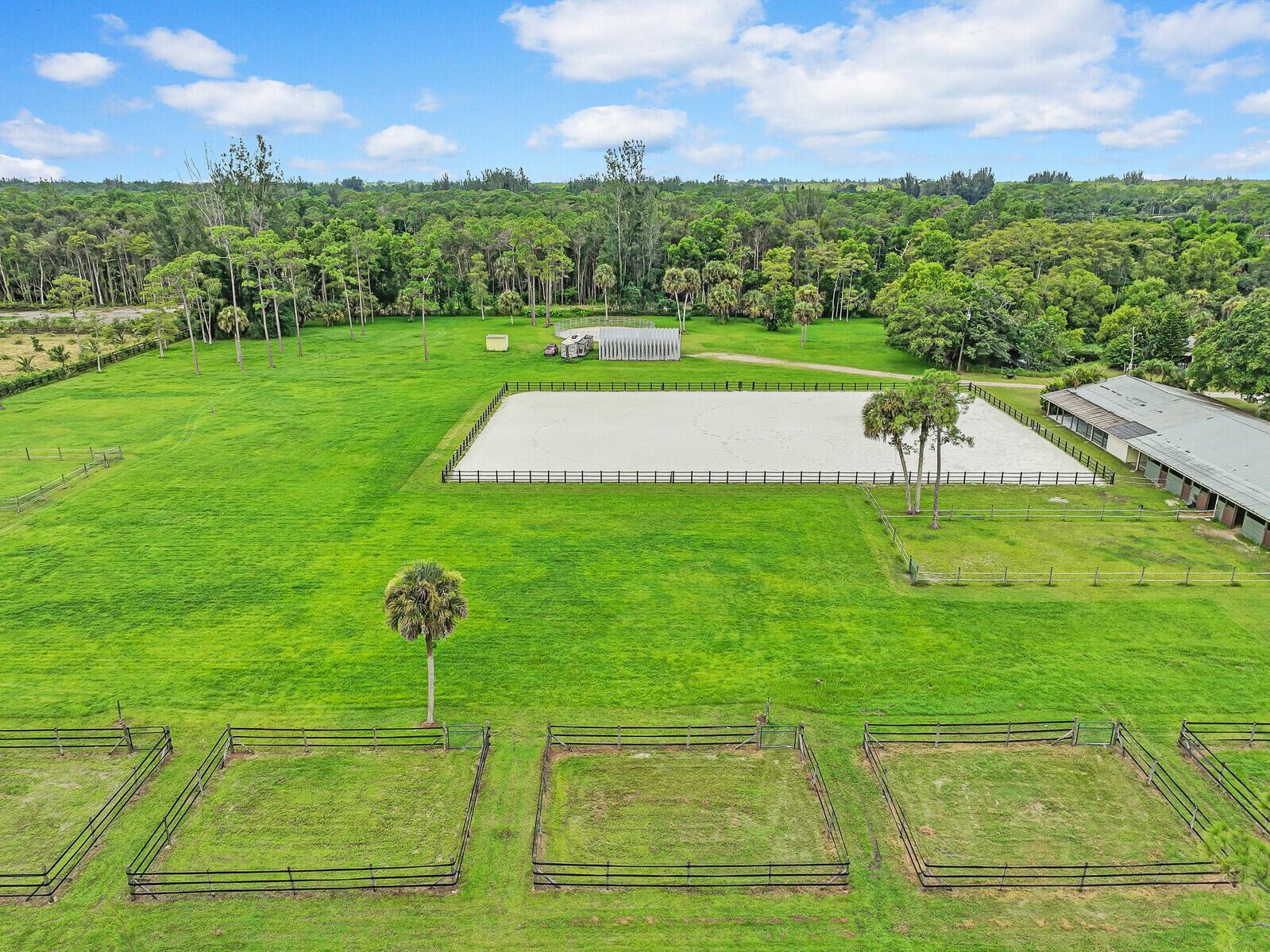 LOXAHATCHEE GROVES - Residential