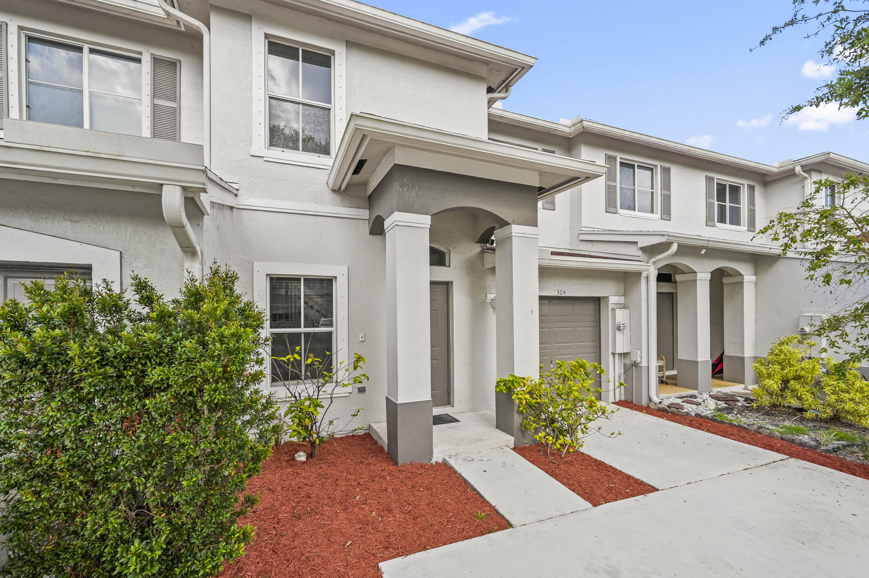 304 N Palm Villas Way