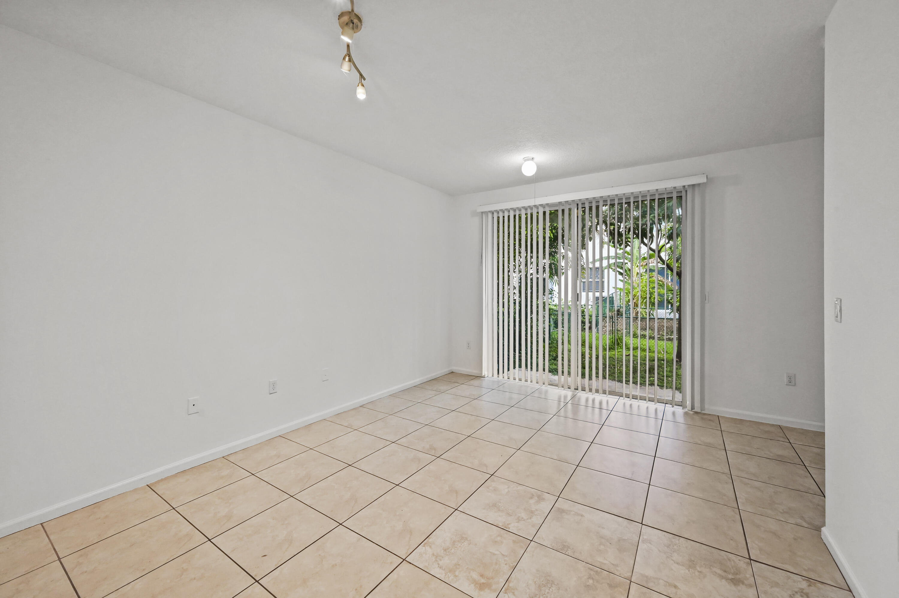 VILLAS OF PALM SPRINGS - Residential