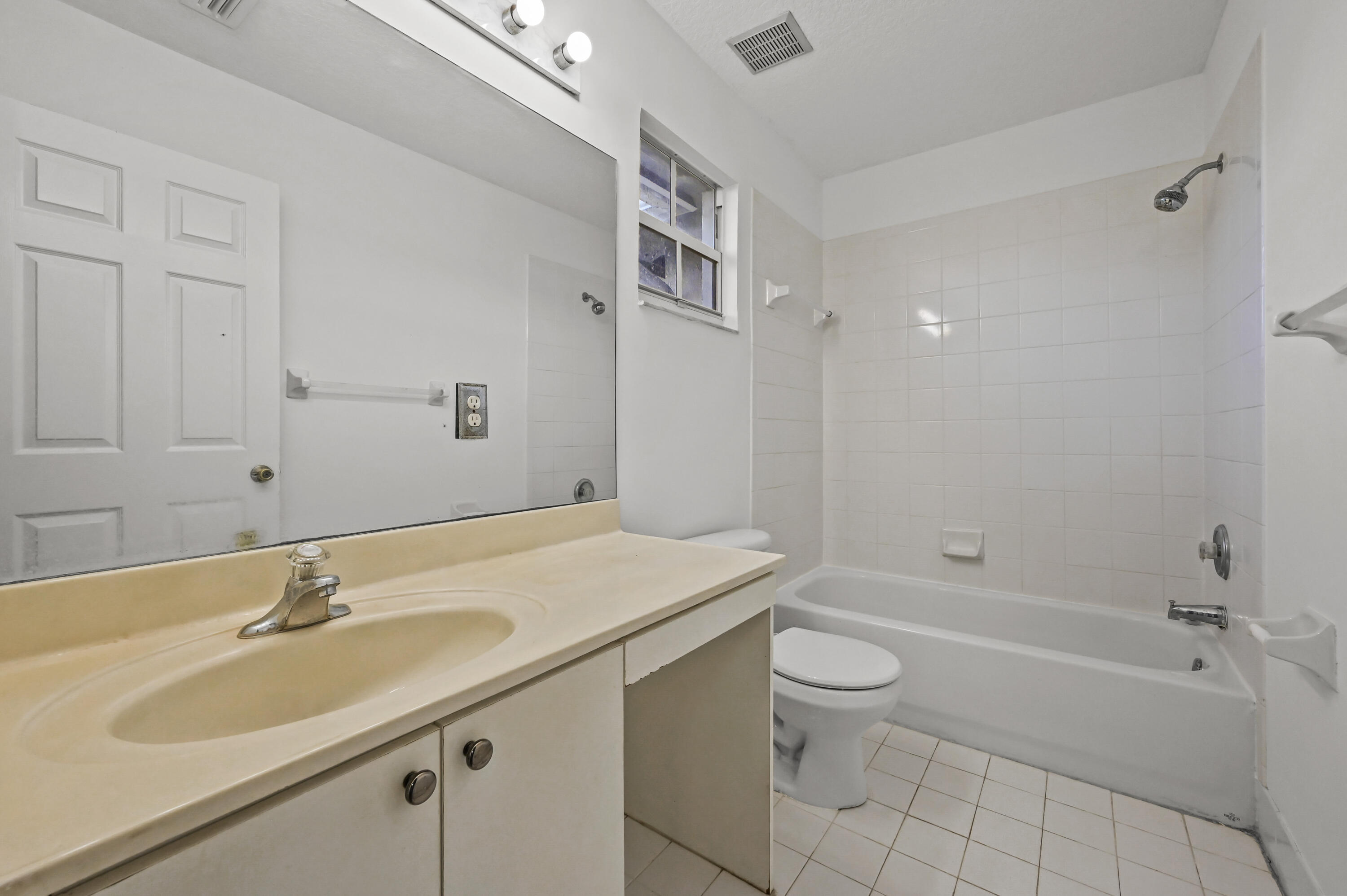 VILLAS OF PALM SPRINGS - Residential