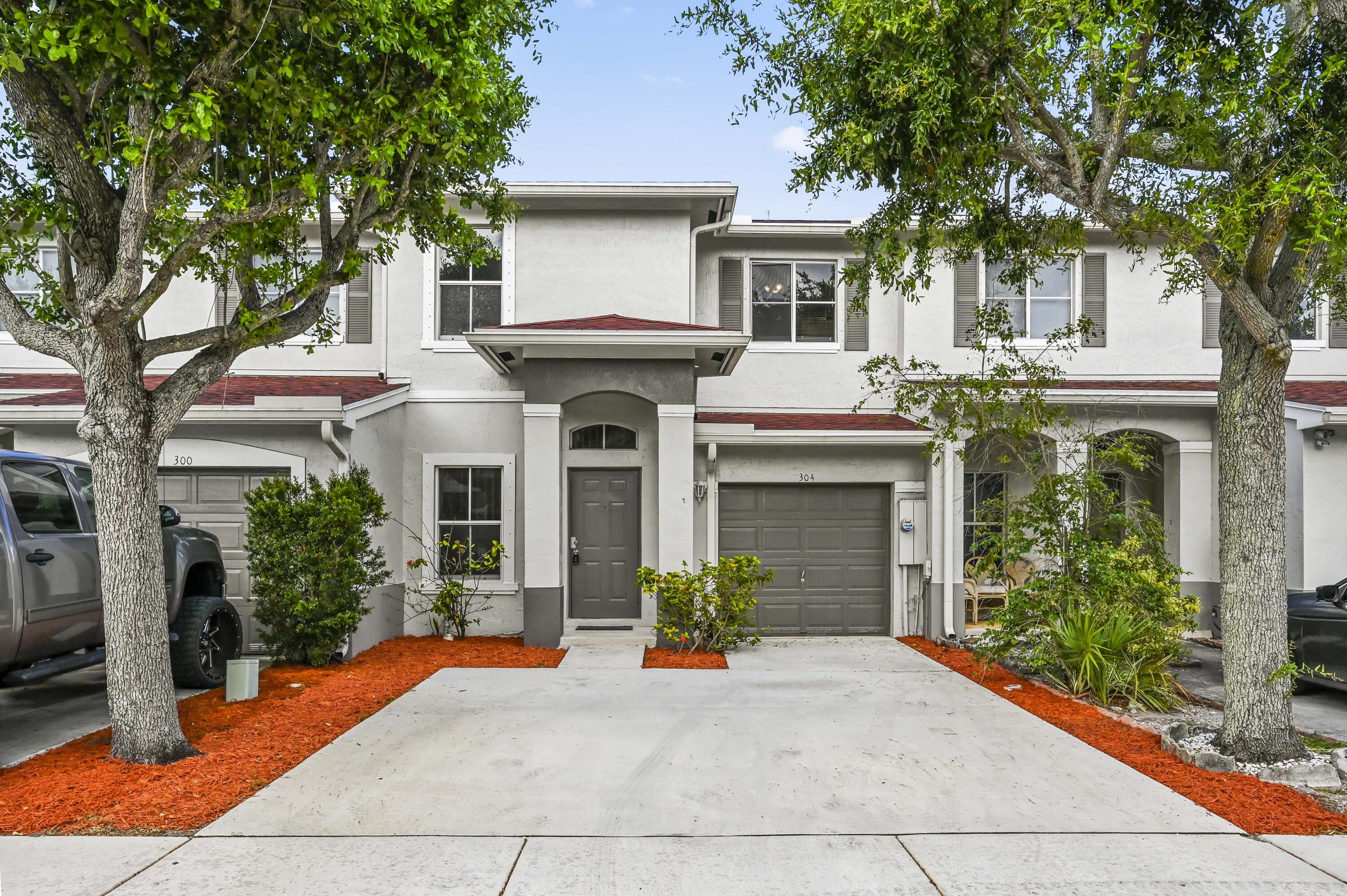 VILLAS OF PALM SPRINGS - Residential