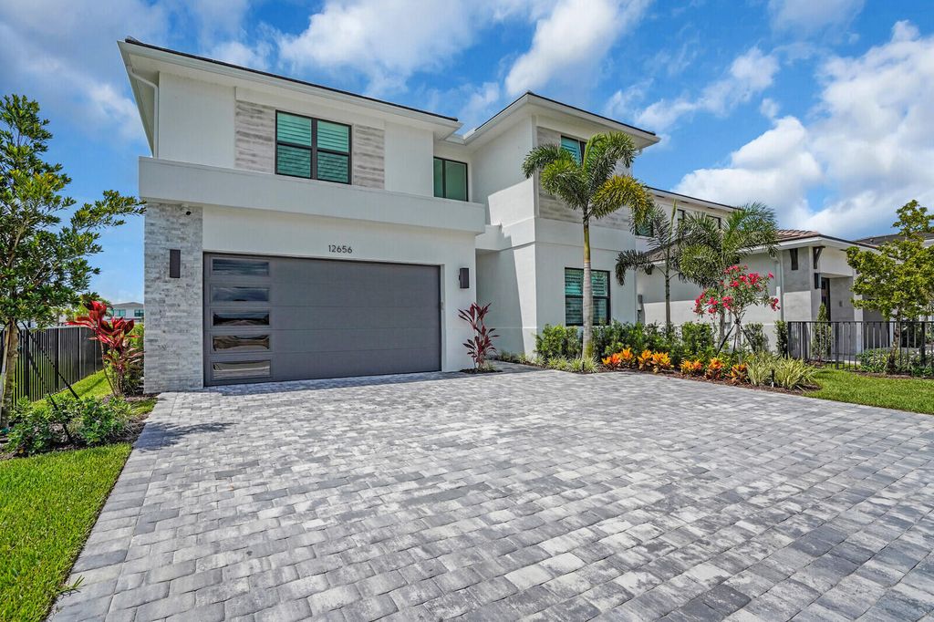 Photo of 12656 Solana Bay Circle, Palm Beach Gardens, FL 33412 (MLS # R11169362)