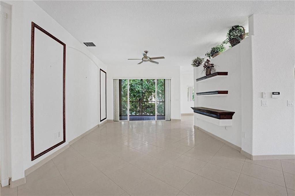 KINGS POINT - Residential
