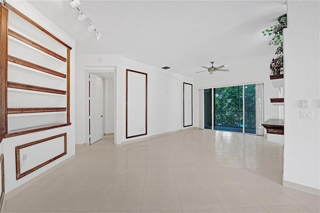 KINGS POINT - Residential