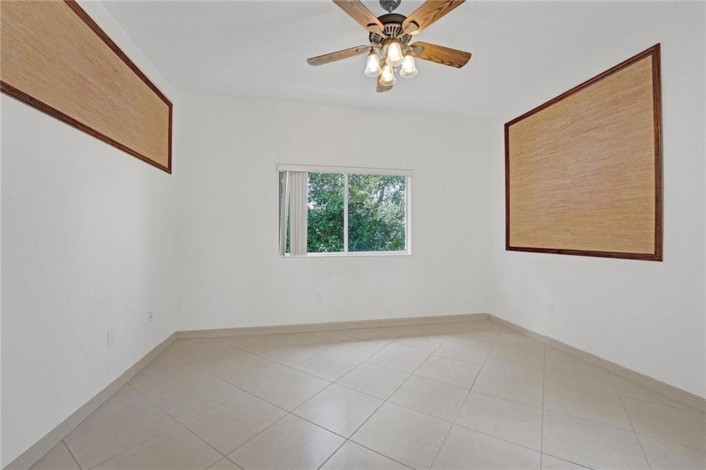 KINGS POINT - Residential