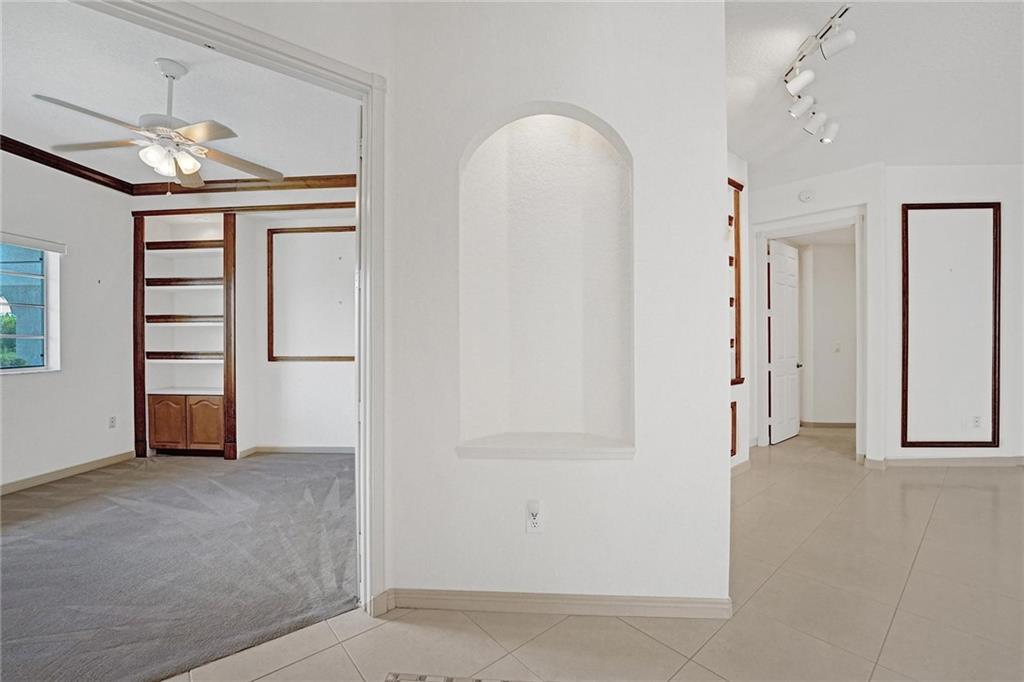 KINGS POINT - Residential