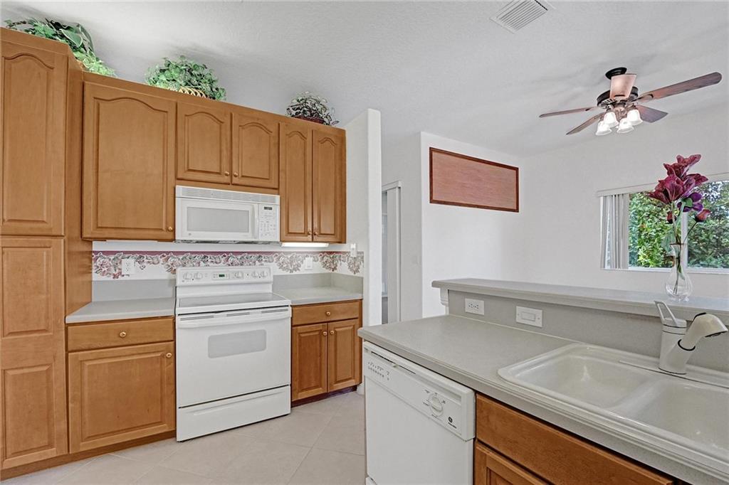 KINGS POINT - Residential