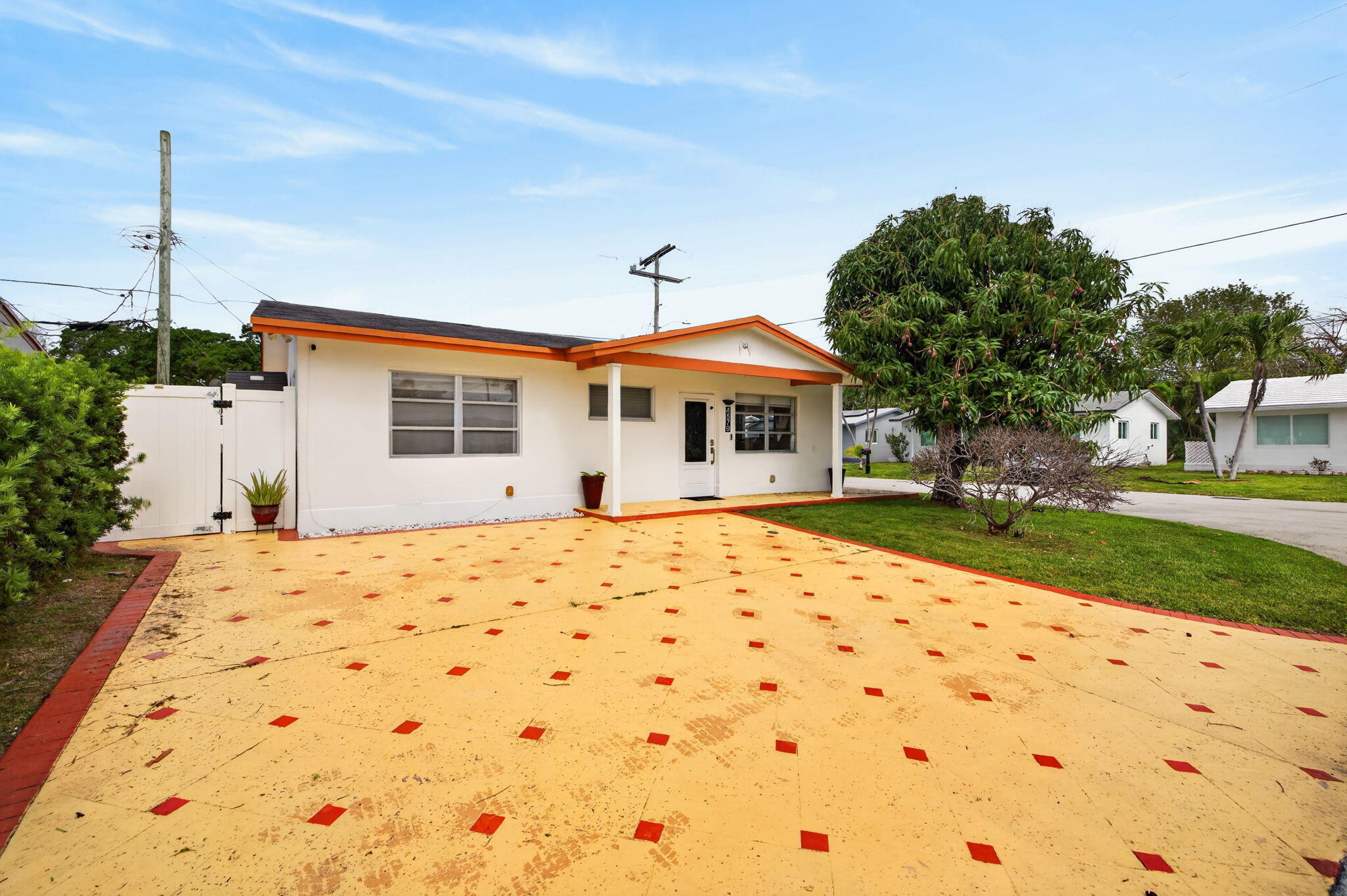 Tamarac Lakes - Residential