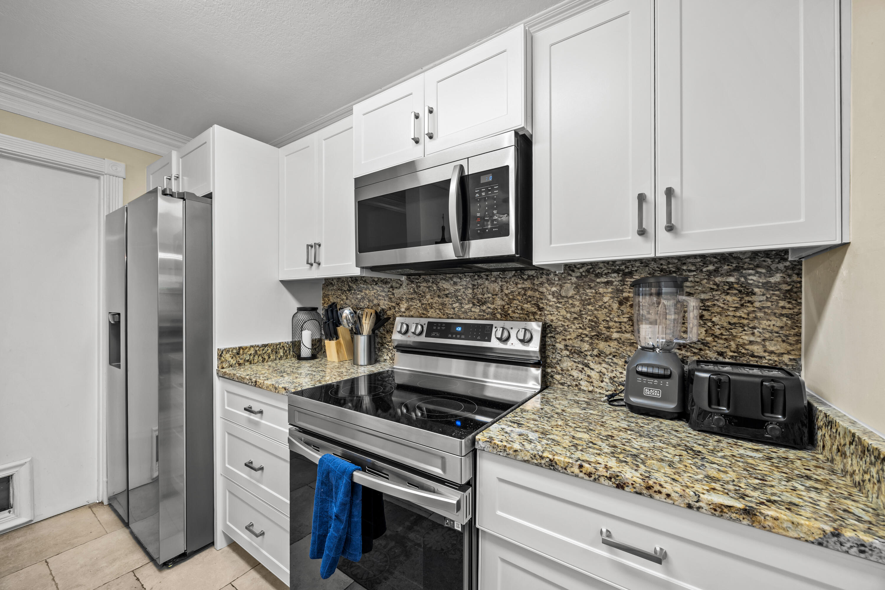 Properties 12196 Sag Harbor Court 4