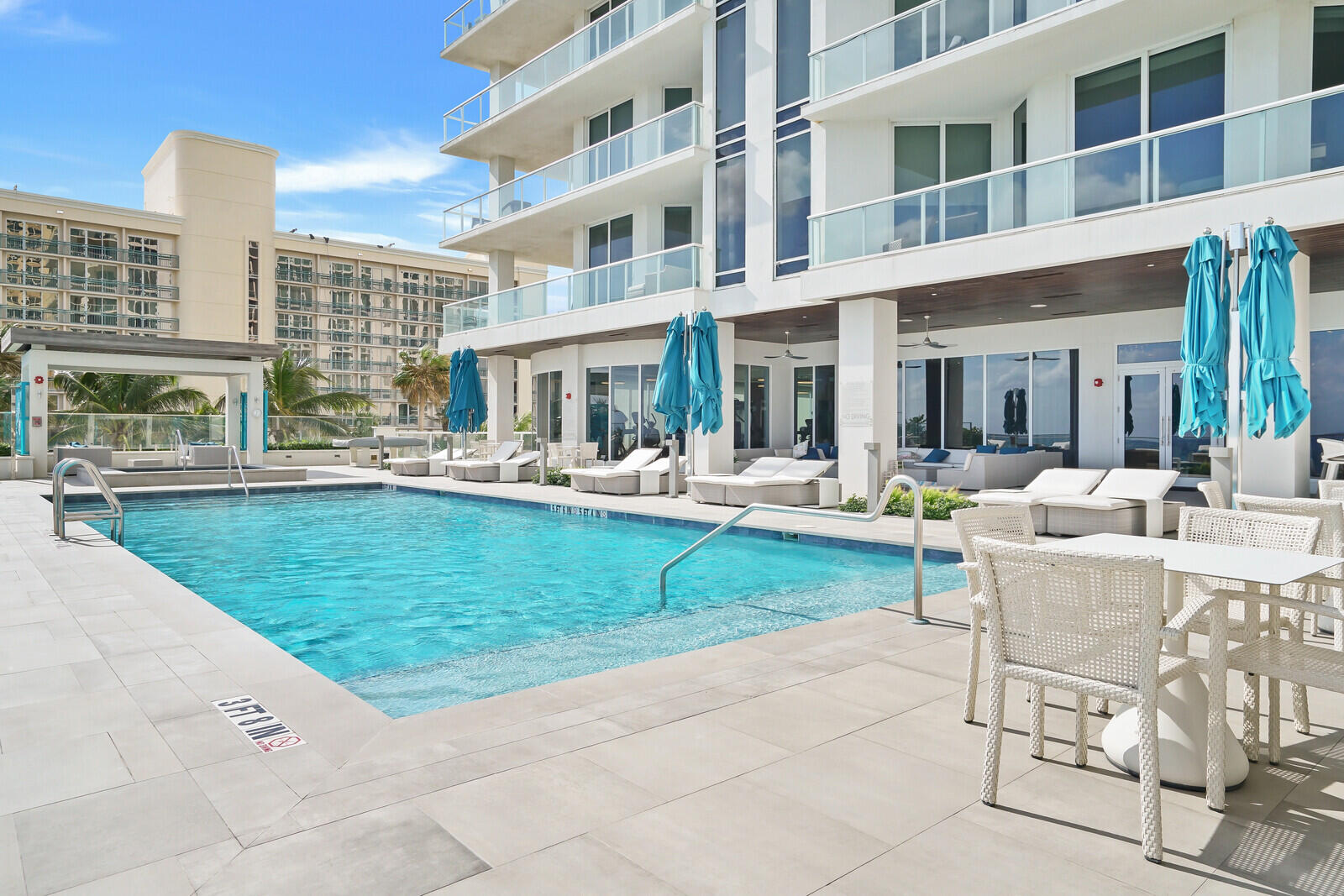 VISTABLUE SINGER ISLAND CONDO - Residential