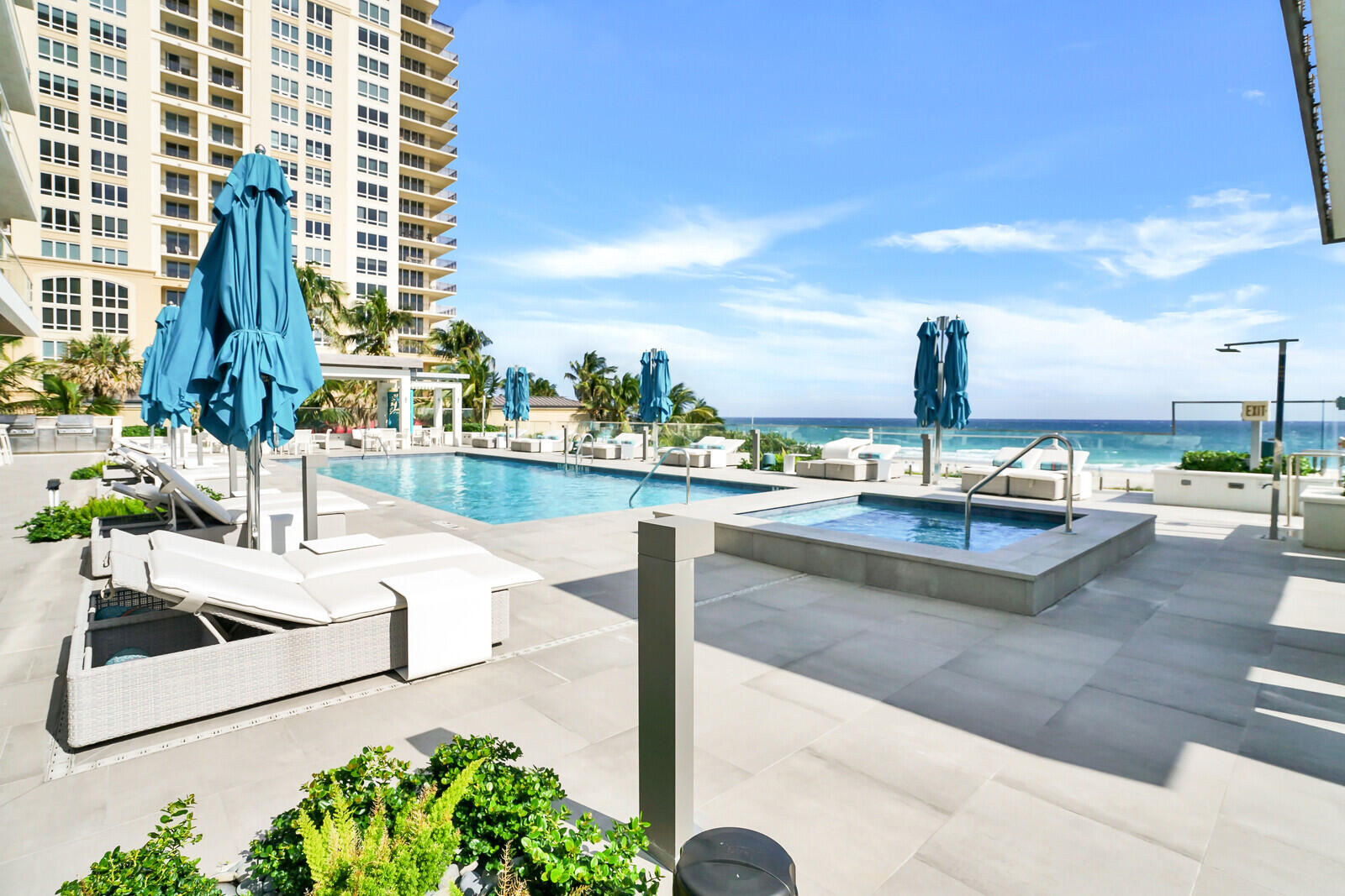 VISTABLUE SINGER ISLAND CONDO - Residential