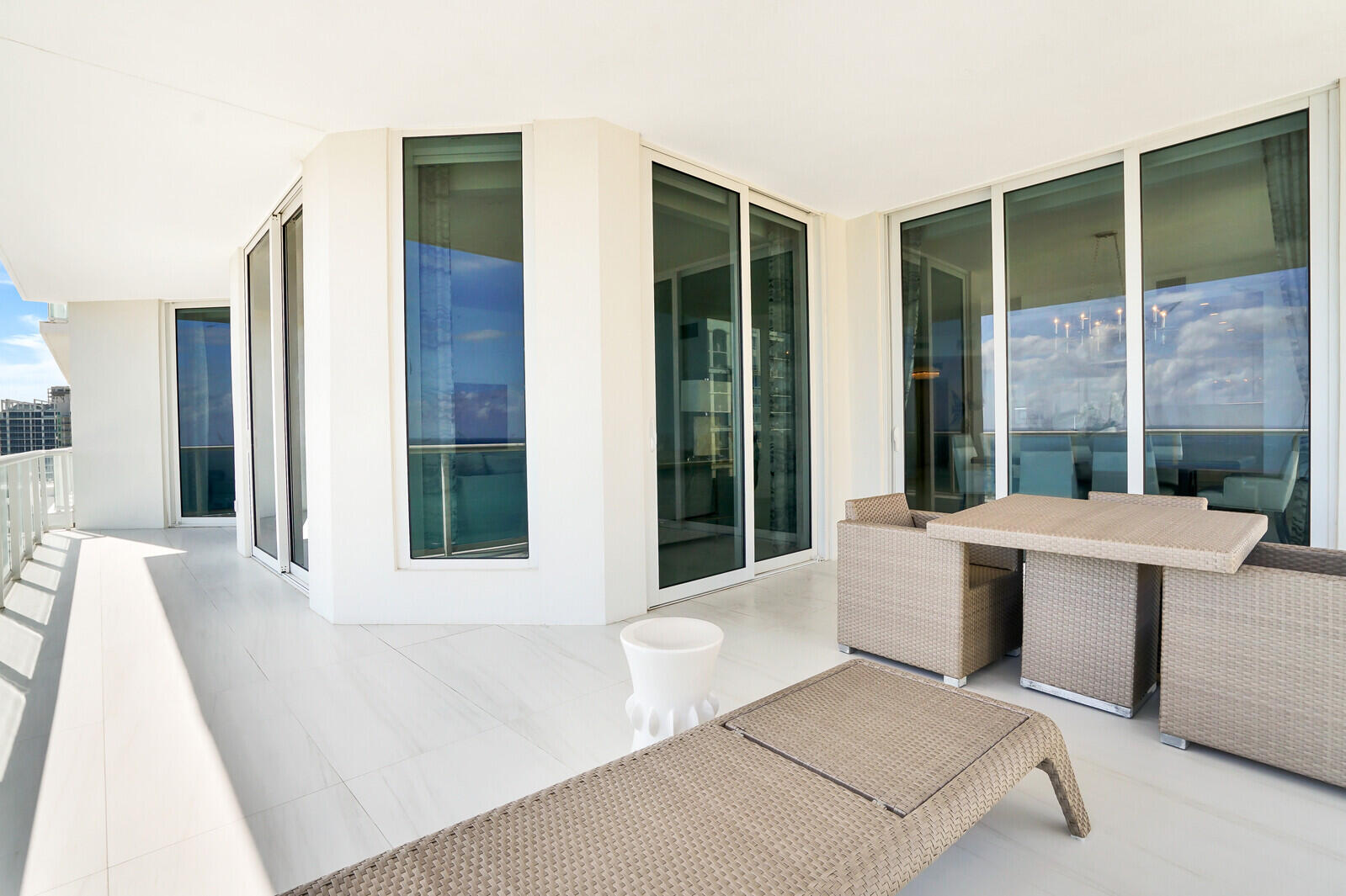 VISTABLUE SINGER ISLAND CONDO - Residential