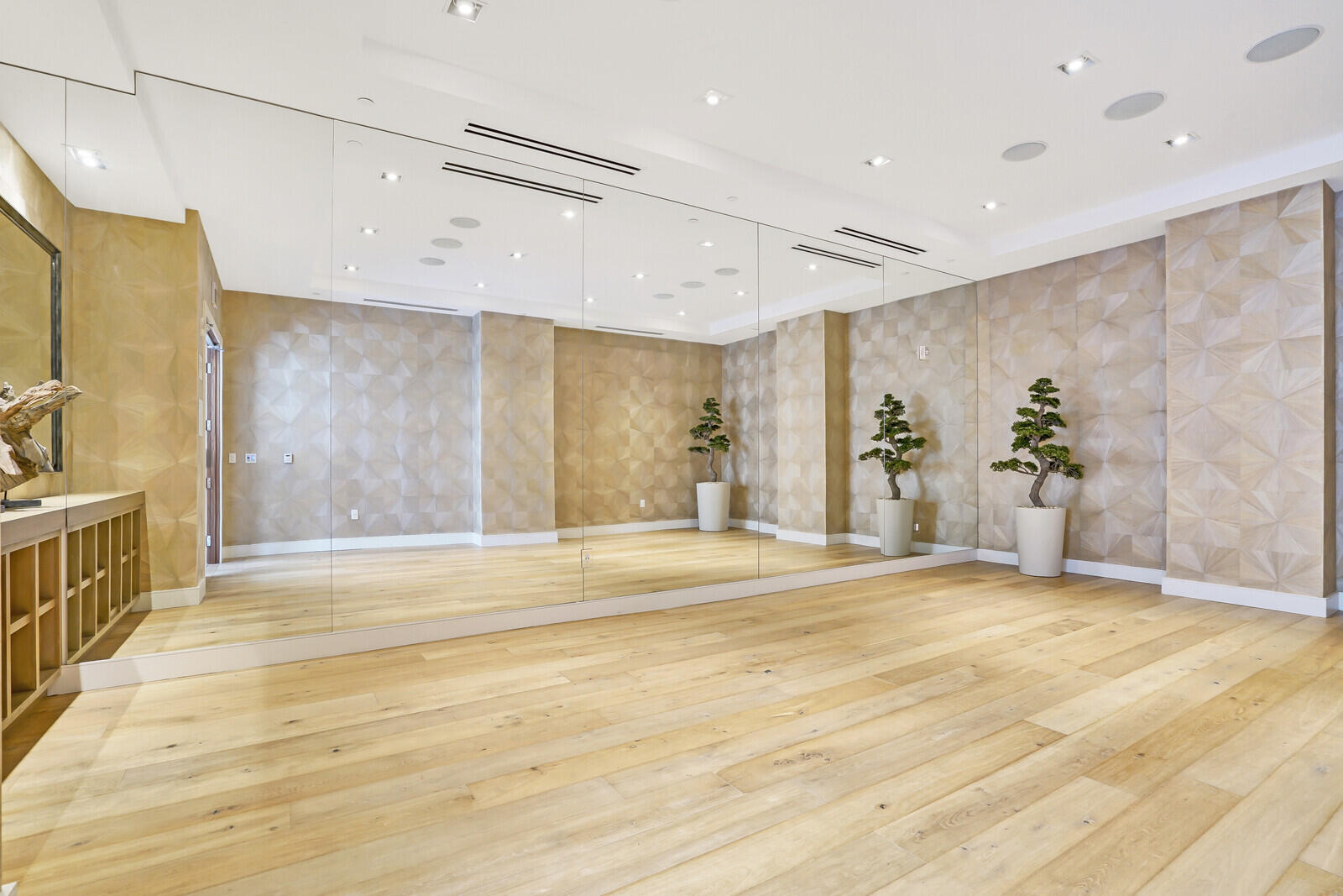 VISTABLUE SINGER ISLAND CONDO - Residential