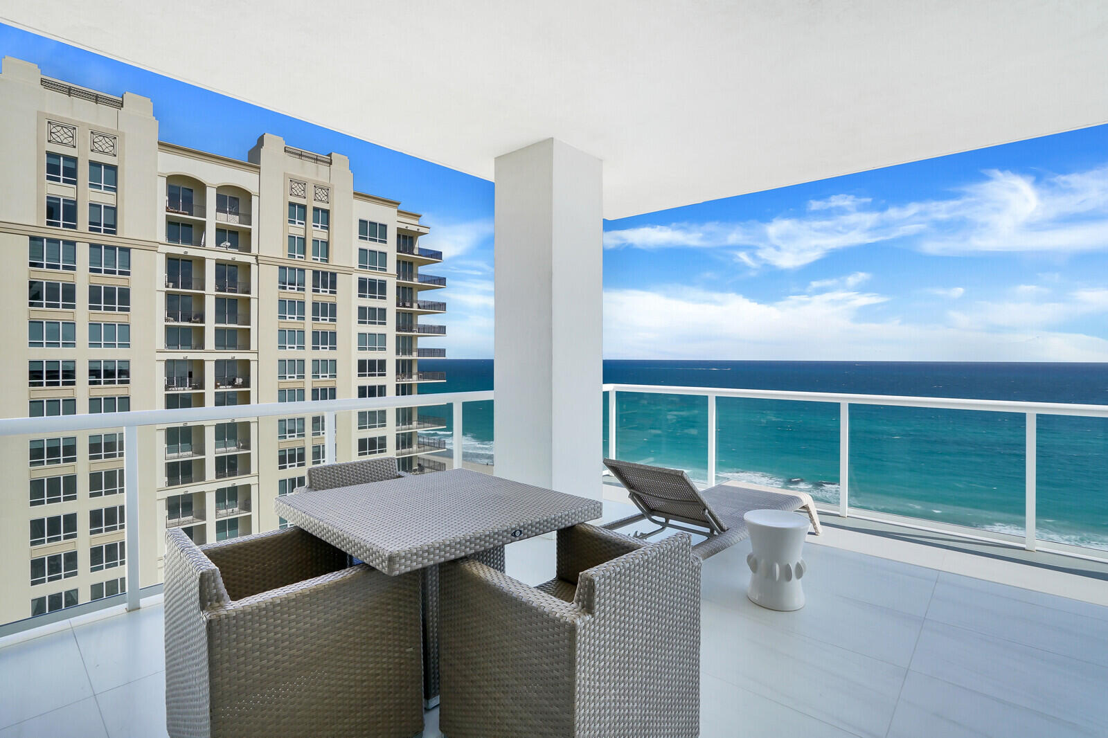 VISTABLUE SINGER ISLAND CONDO - Residential