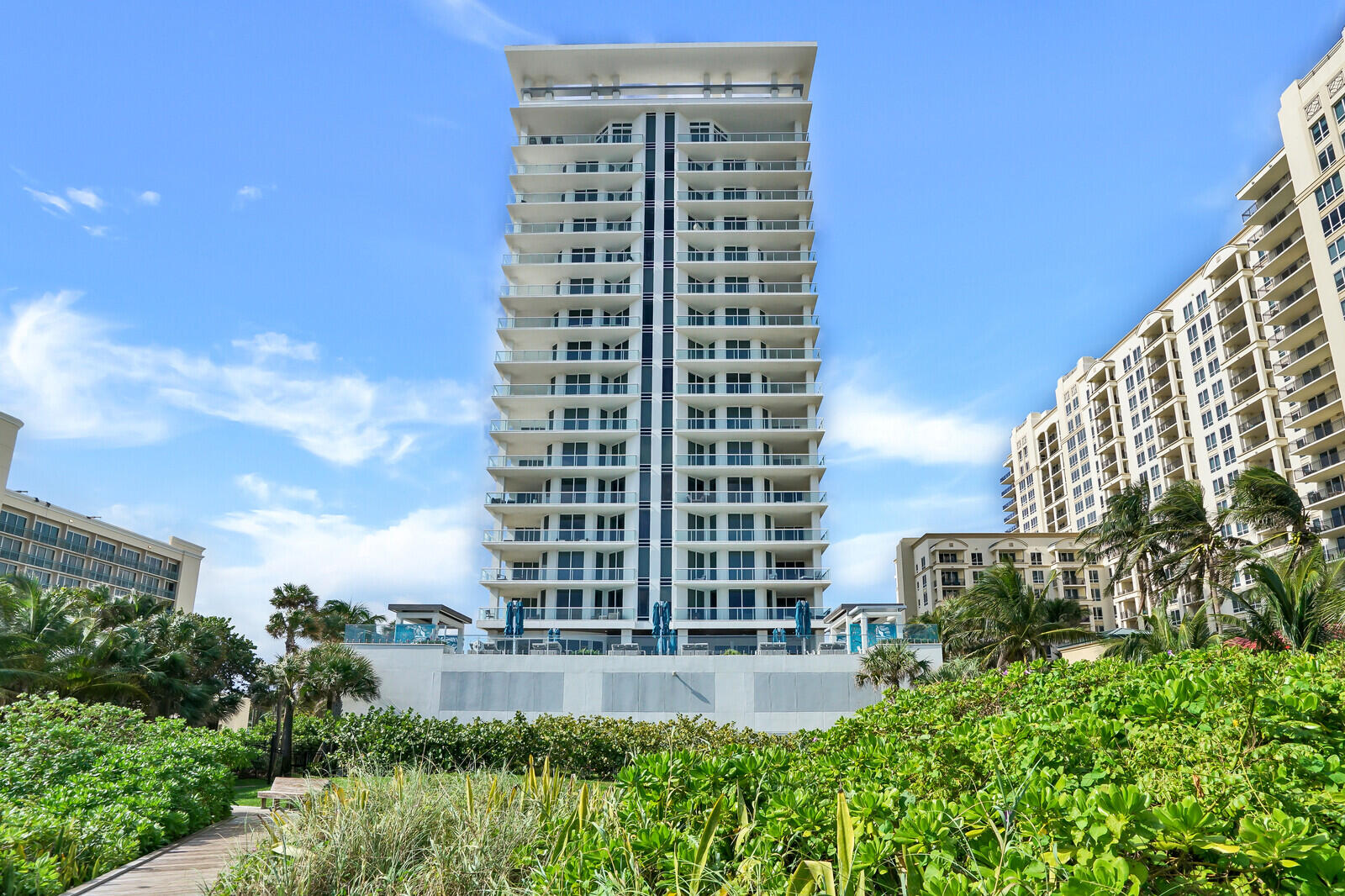 VISTABLUE SINGER ISLAND CONDO - Residential