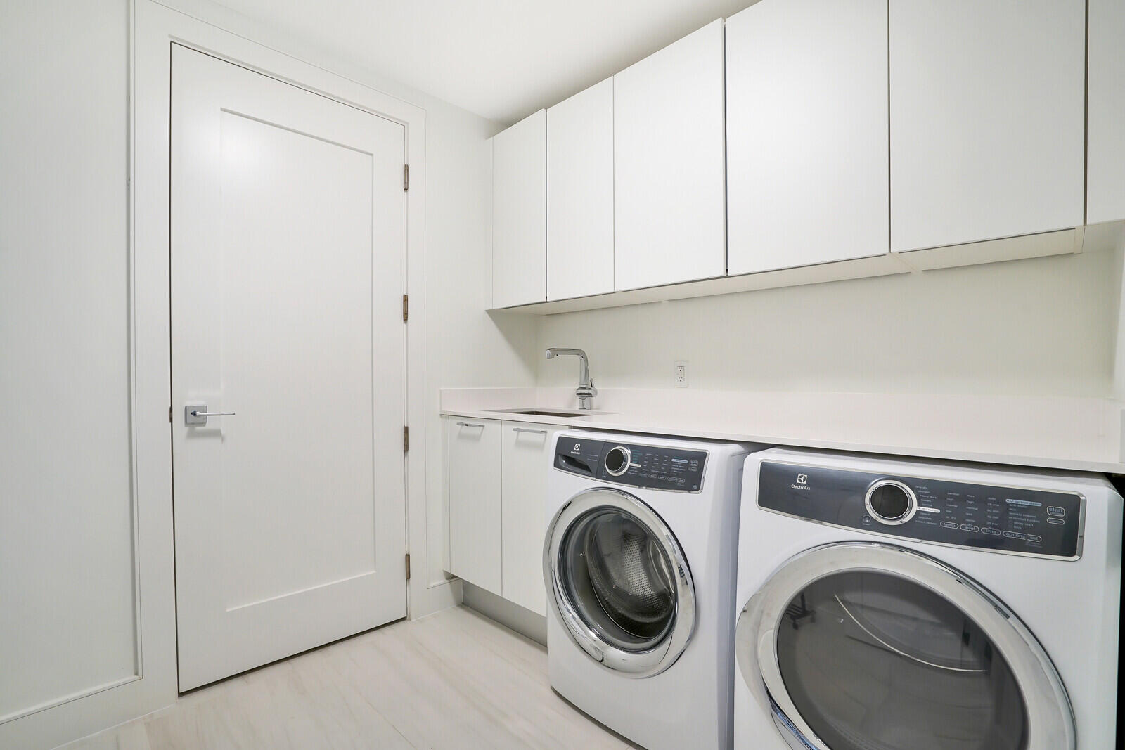 VISTABLUE SINGER ISLAND CONDO - Residential