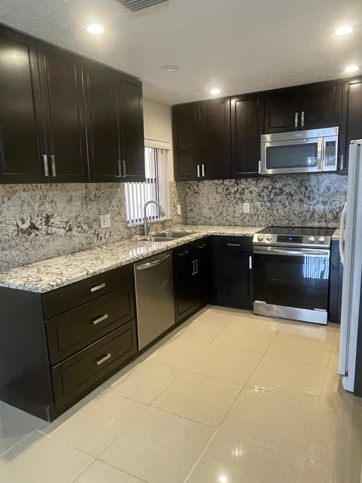 2836 Carambola Circle S 19107